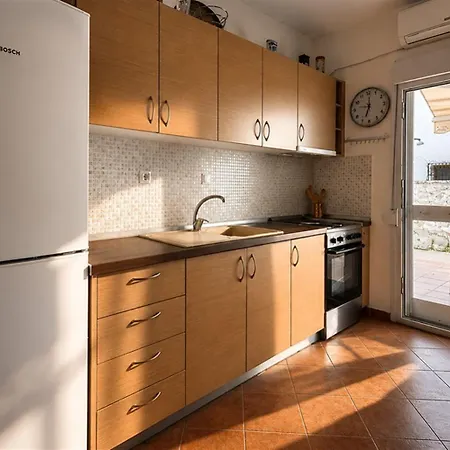 Laura House Nikiti (Sithonia)